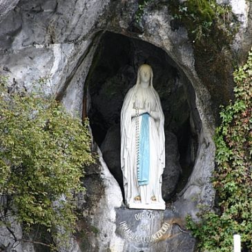 Beata Vergine Maria di Lourdes